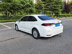 2021 Toyota Corolla 1.2T S-CVT Pioneer, белый — фото 3