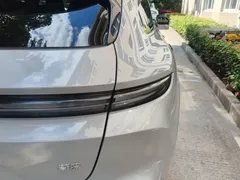 2025 Nio ET5T 75kWh Touring — фото 8