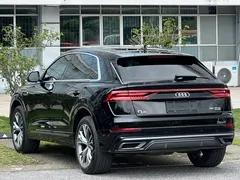2022 Audi Q8 55 TFSI, чёрный — фото 6