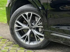 2022 Audi Q8 55 TFSI, чёрный — фото 23
