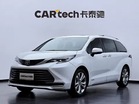 2023 Toyota Sienna 2.5L Hybrid Premium