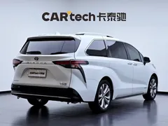 2023 Toyota Sienna 2.5L Hybrid Premium, белый — фото 5