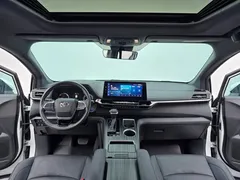 2023 Toyota Sienna 2.5L Hybrid Premium, белый — фото 16