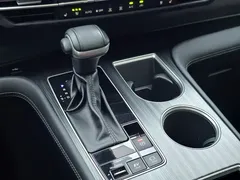 2023 Toyota Sienna 2.5L Hybrid Premium, белый — фото 25