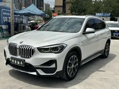 2021 BMW X1, белый — фото 1