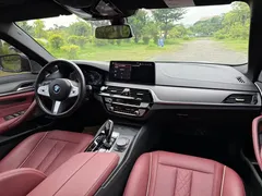 2023 BMW 5 Series 5 530Li M, чёрный — фото 7