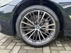 2023 BMW 5 Series 5 530Li M, чёрный — фото 22