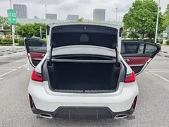 2023 BMW 3 Series 320Li M Sport Package, белый — фото 8