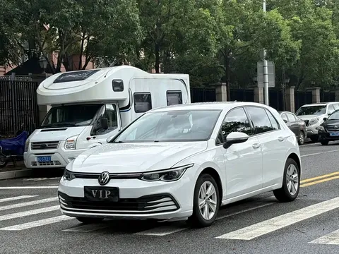 2021 Volkswagen Golf 200TSI DSG
