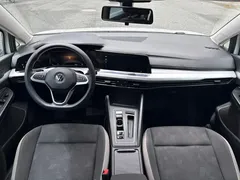 2021 Volkswagen Golf 200TSI DSG, белый — фото 11