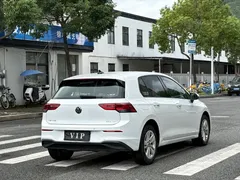 2021 Volkswagen Golf 200TSI DSG, белый — фото 15