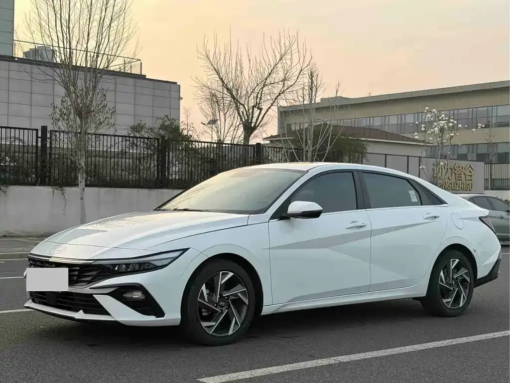 2023 Hyundai Elantra 1.5L CVT GLX Elite