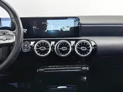 2020 Mercedes-Benz A-Class A 200 L — фото 12