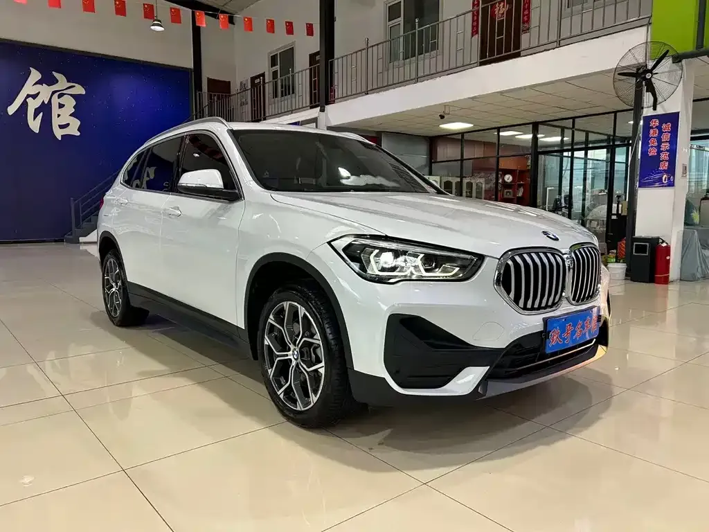 2022 BMW X1