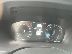 2021 Volvo XC60 4WD Luxury, белый — фото 4