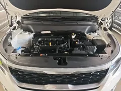 2020 Kia Seltos 1.5L CVT Trend, белый — фото 16