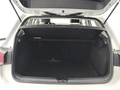 2021 Volkswagen Golf 200TSI DSG Pro, белый — фото 4