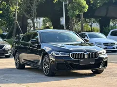 2023 BMW 5 Series 5 530Li M, чёрный — фото 3