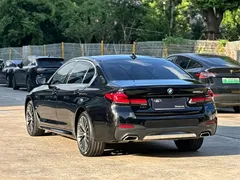 2023 BMW 5 Series 5 530Li M, чёрный — фото 6