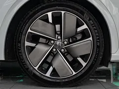 2025 Li Auto L7 Ultra, белый — фото 19