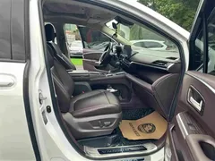 2021 Toyota Sienna 2.5L Hybrid Comfort, белый — фото 10