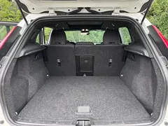 2023 Volvo XC40 B3, белый — фото 17