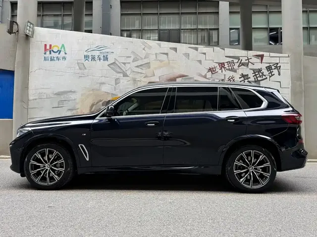 2022 BMW X5 30Li M