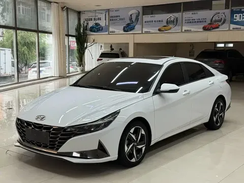 2022 Hyundai Elantra 1.5L CVT LUX Premium