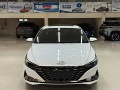 2022 Hyundai Elantra 1.5L CVT LUX Premium, белый — фото 2
