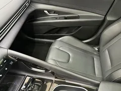 2022 Hyundai Elantra 1.5L CVT LUX Premium, белый — фото 13