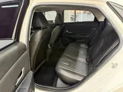 2022 Hyundai Elantra 1.5L CVT LUX Premium, белый — фото 18