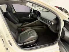 2022 Hyundai Elantra 1.5L CVT LUX Premium, белый — фото 21