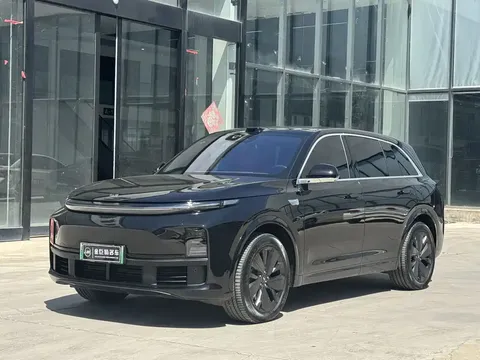 2025 Li Auto L7 Pro