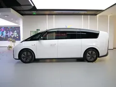 2024 Li Auto MEGA Ultra, белый — фото 5