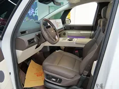 2024 Li Auto MEGA Ultra, белый — фото 9