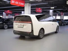2024 Li Auto MEGA Ultra, белый — фото 11
