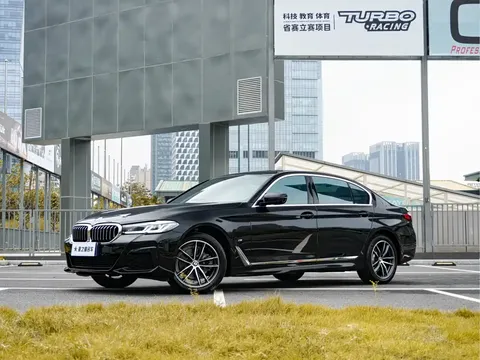 2022 BMW 5 Series 5 525Li M