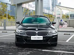 2022 BMW 5 Series 5 525Li M, чёрный — фото 2