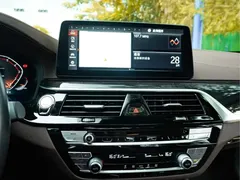2022 BMW 5 Series 5 525Li M, чёрный — фото 17