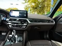 2022 BMW 5 Series 5 525Li M, чёрный — фото 24