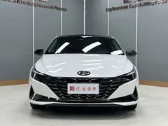 2022 Hyundai Elantra 1.5L CVT LUX Premium, белый — фото 2