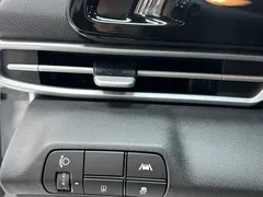 2022 Hyundai Elantra 1.5L CVT LUX Premium, белый — фото 7