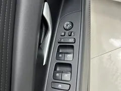 2022 Hyundai Elantra 1.5L CVT LUX Premium, белый — фото 9