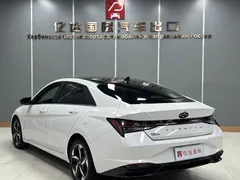 2022 Hyundai Elantra 1.5L CVT LUX Premium, белый — фото 10