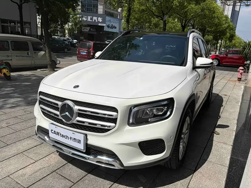 2020 Mercedes-Benz GLB 200