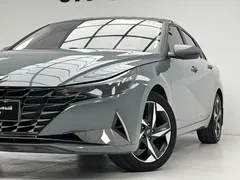 2022 Hyundai Elantra 1.5L CVT LUX Premium — фото 4