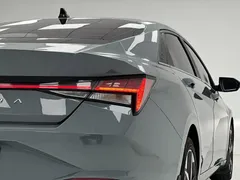 2022 Hyundai Elantra 1.5L CVT LUX Premium — фото 7
