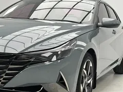 2022 Hyundai Elantra 1.5L CVT LUX Premium — фото 11