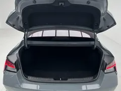 2022 Hyundai Elantra 1.5L CVT LUX Premium — фото 13