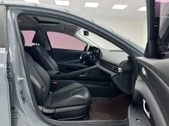 2022 Hyundai Elantra 1.5L CVT LUX Premium — фото 16